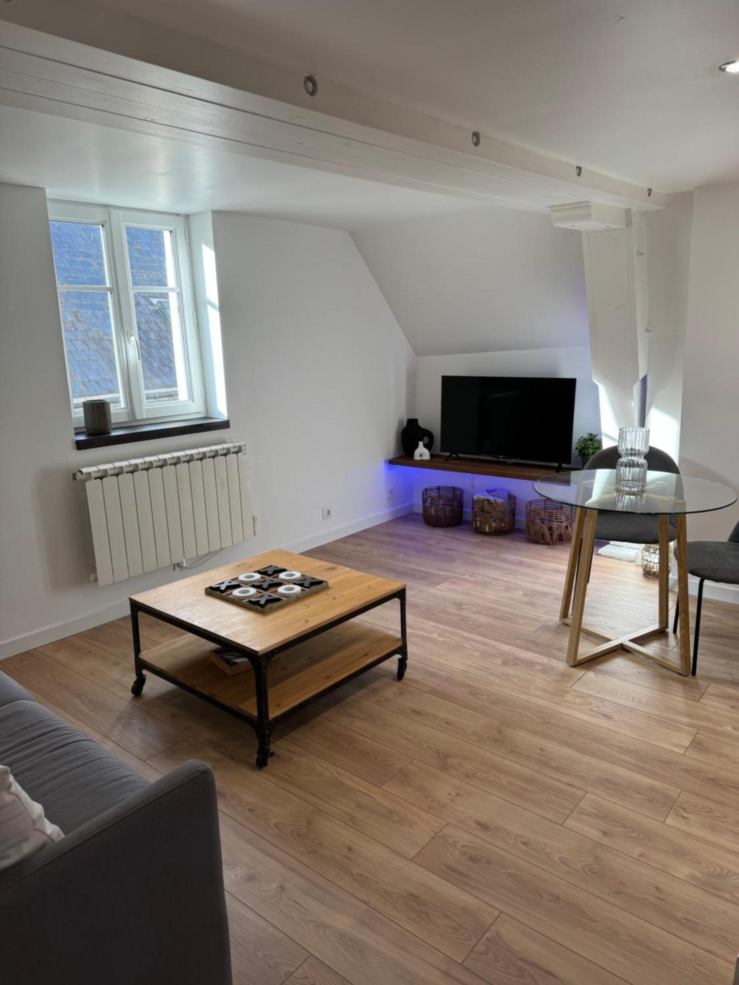 La Suite - Parvis Cathedrale Chartres Bagian luar foto
