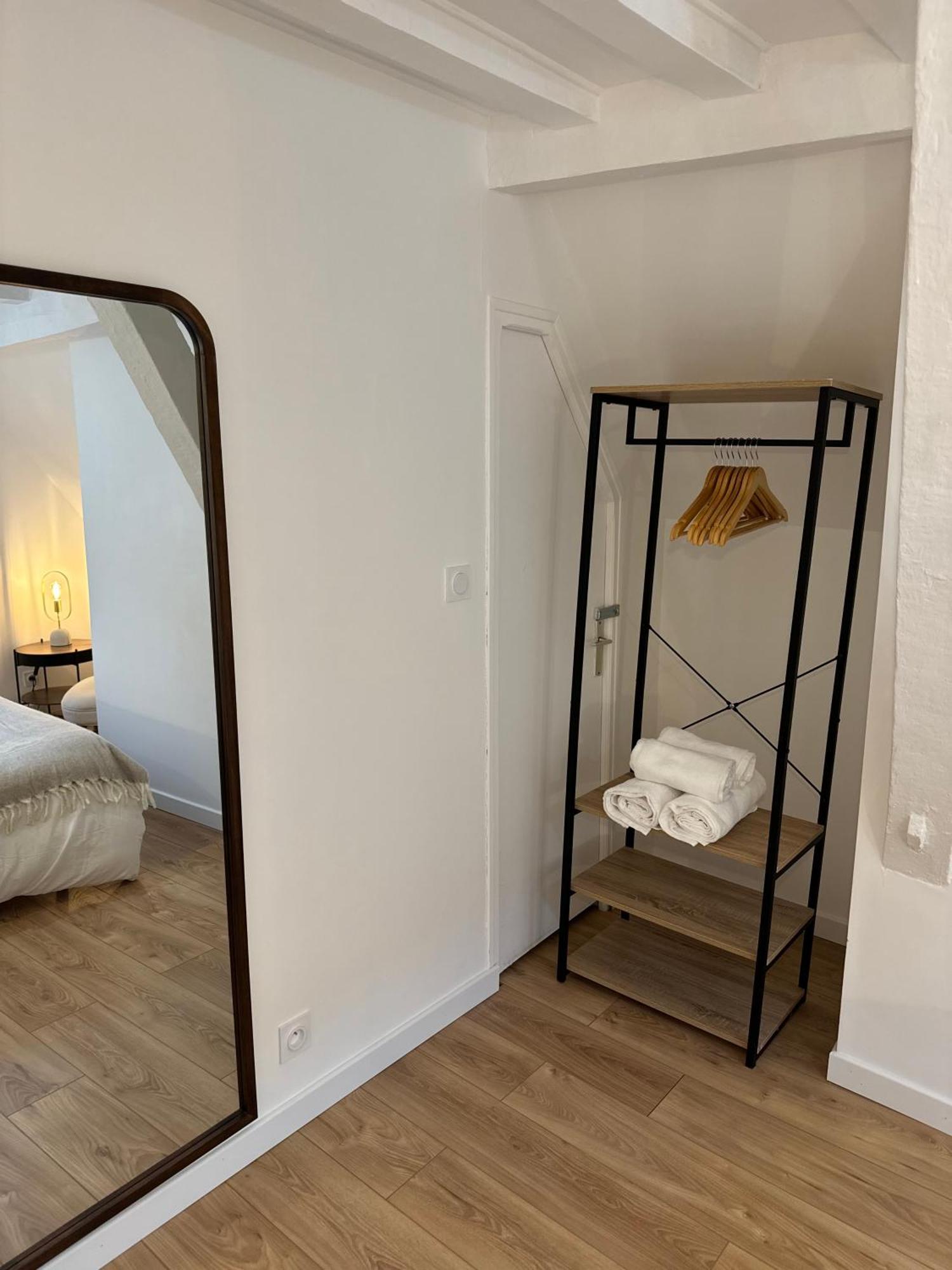La Suite - Cathedrale Chartres Bagian luar foto